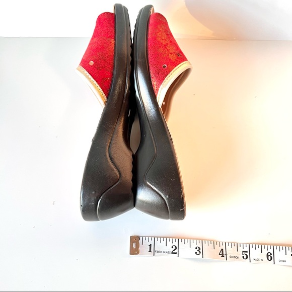 FLY FLOT Red and Gold Metallic Kitten Wedge Sandals—SZ. 38 (6.5 in US) - Picture 8 of 12